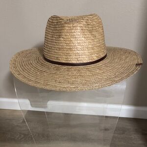 🆕 Rip Curl Women’s Tan Straw Hat with Brown Band